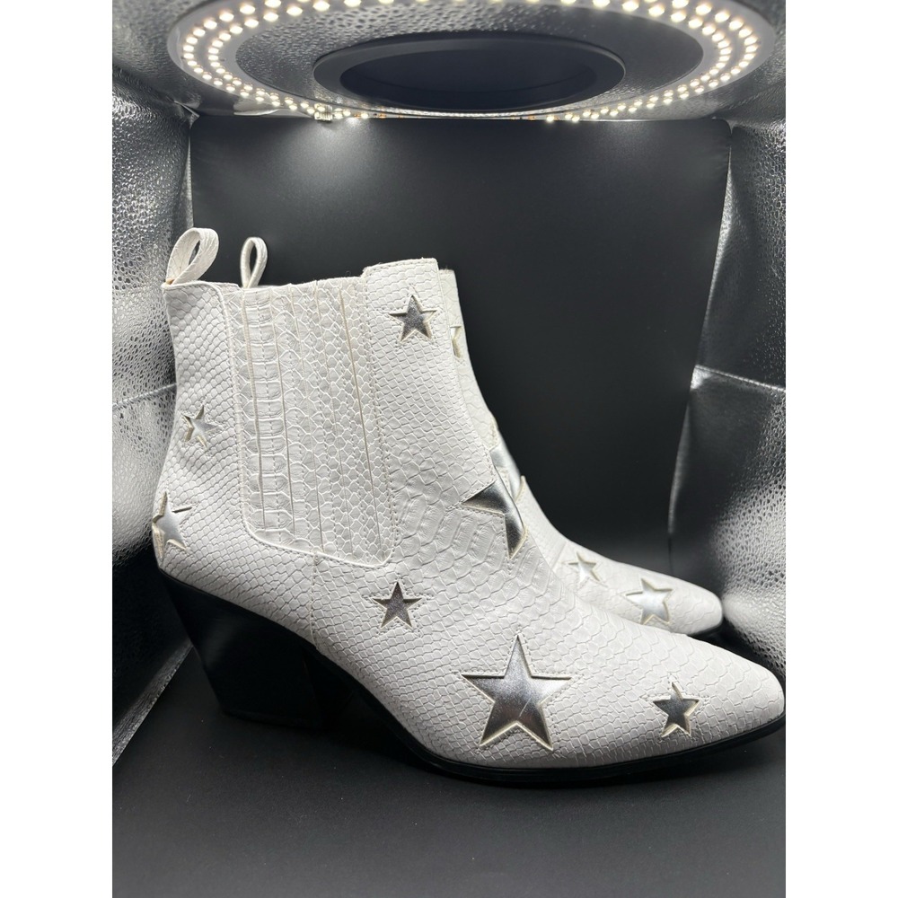Betsy Johnson Women's 10 Silver Star Cowgirl Short Boots White Shiny Faux Snake - Picture 8 of 12